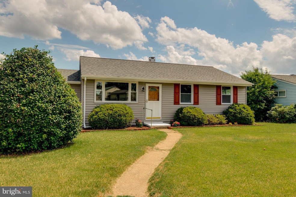 1429 Rowe Dr, Glen Burnie, MD 21061 - photo 1