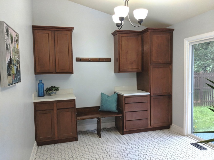 645 Old Oak Cir, Algonquin, IL 60102 - photo 1