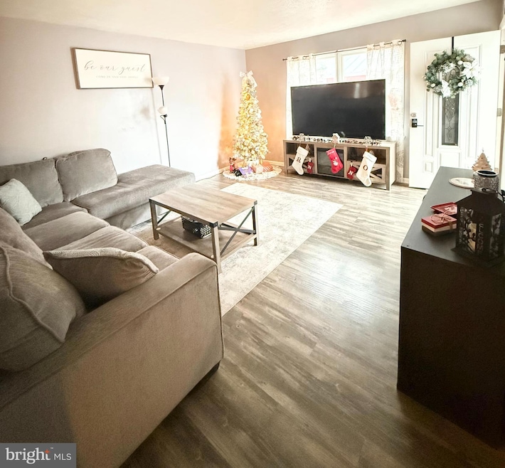 291 Borum St, Strasburg, VA 22657 - photo 1