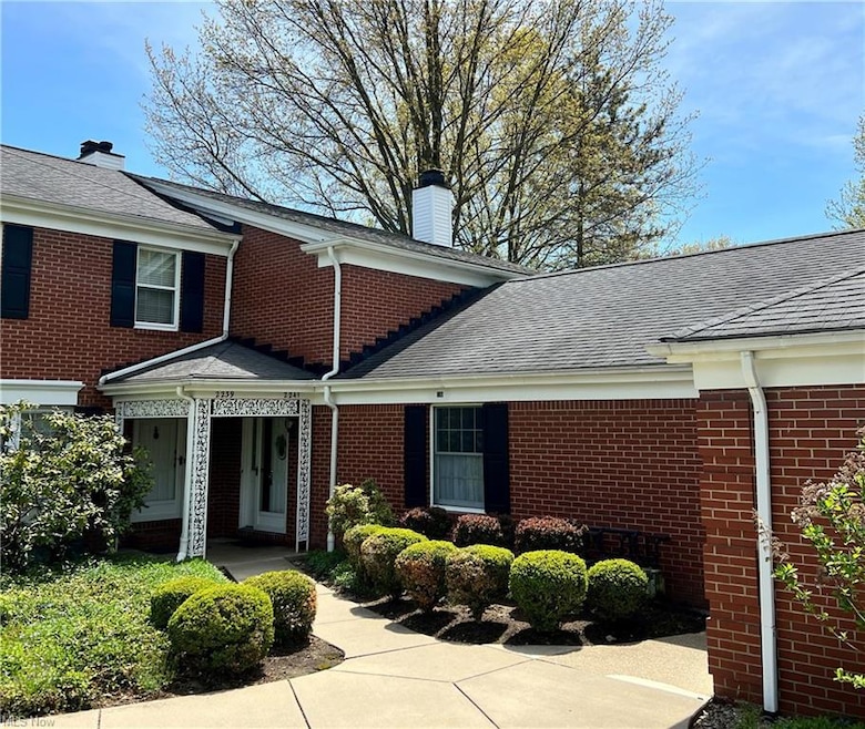 Immaculate Colonial condo with character, gracious