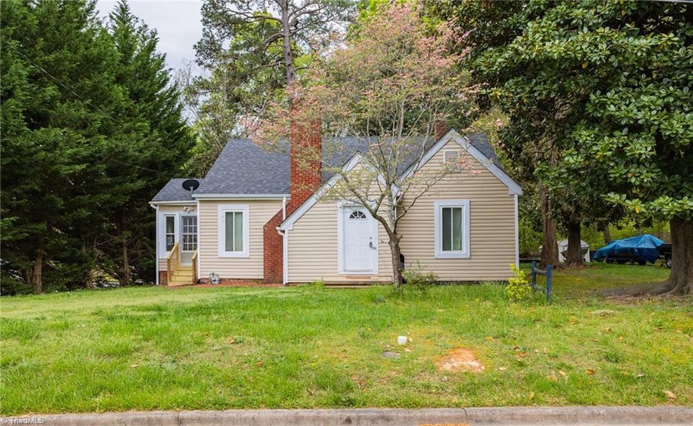 833 Dixon Ave, Asheboro, NC 27203 - photo 1