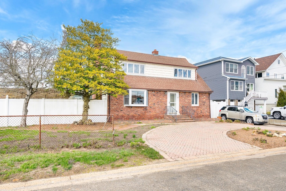 39 Mitchell Ave, Babylon, NY 11702 - photo 1