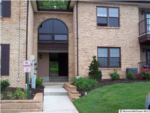 602 Wellington Place unit 602, Matawan, NJ 07747 - photo 1