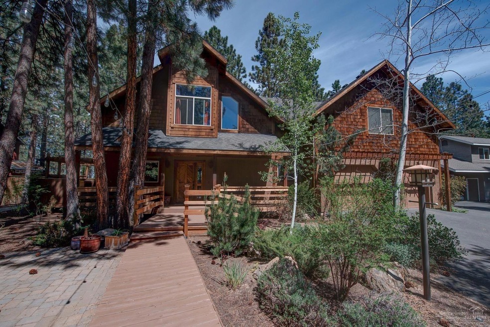 19560 E Campbell Rd, Bend, OR 97702 - photo 1