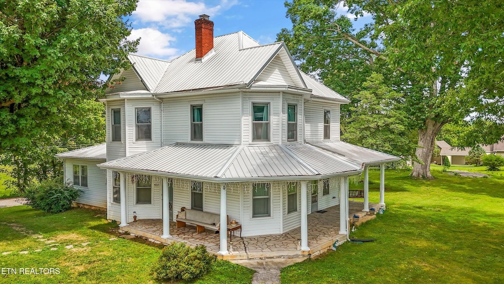 502 Main St, New Tazewell, TN 37825 - photo 1