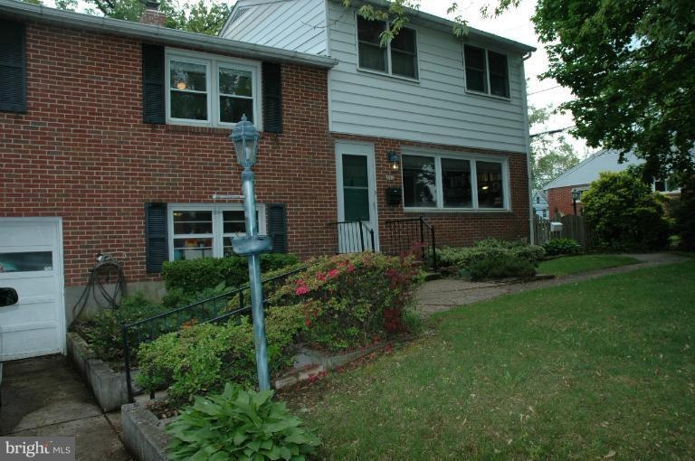 623 Wallerson Rd, Catonsville, MD 21228 - photo 1