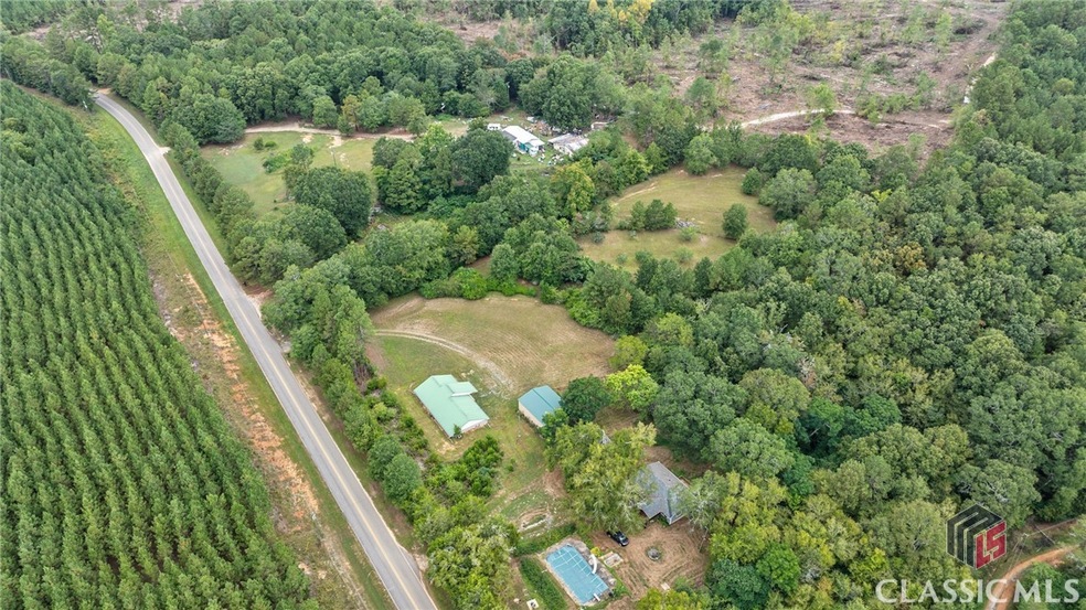 1227 Della Slaton Rd, Comer, GA 30629 - photo 1