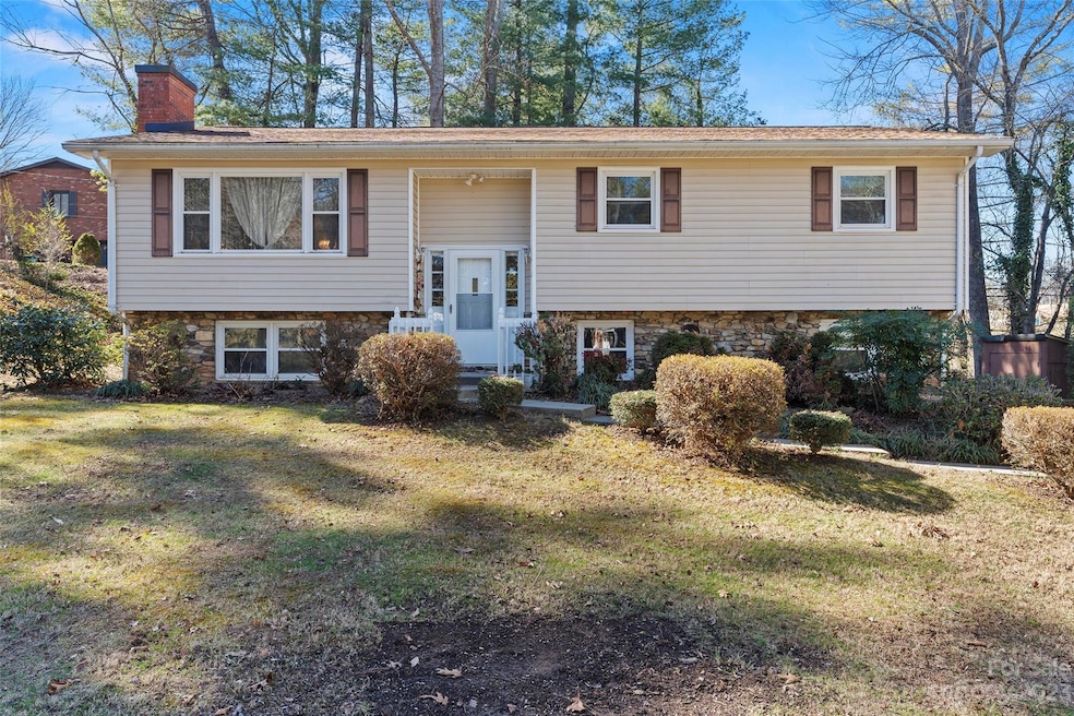 1 Holly Hill Dr, Asheville, NC 28806 - photo 1