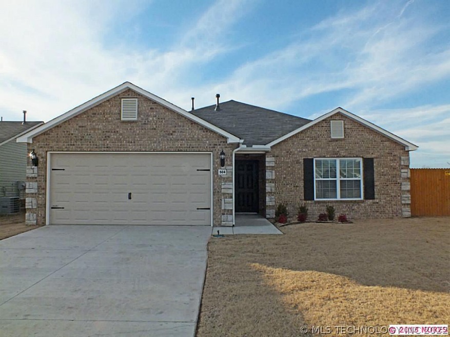 Welcome home to the Ross floor plan! Single story