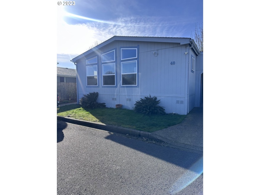 300 S Everest St unit 40, Newberg, OR 97132 - photo 1