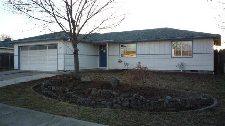 1169 Glengrove Ave, Central Point, OR 97502 - photo 1