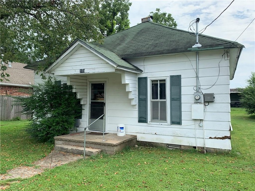 109 E Cleveland St, Prairie Grove, AR 72753 - photo 1