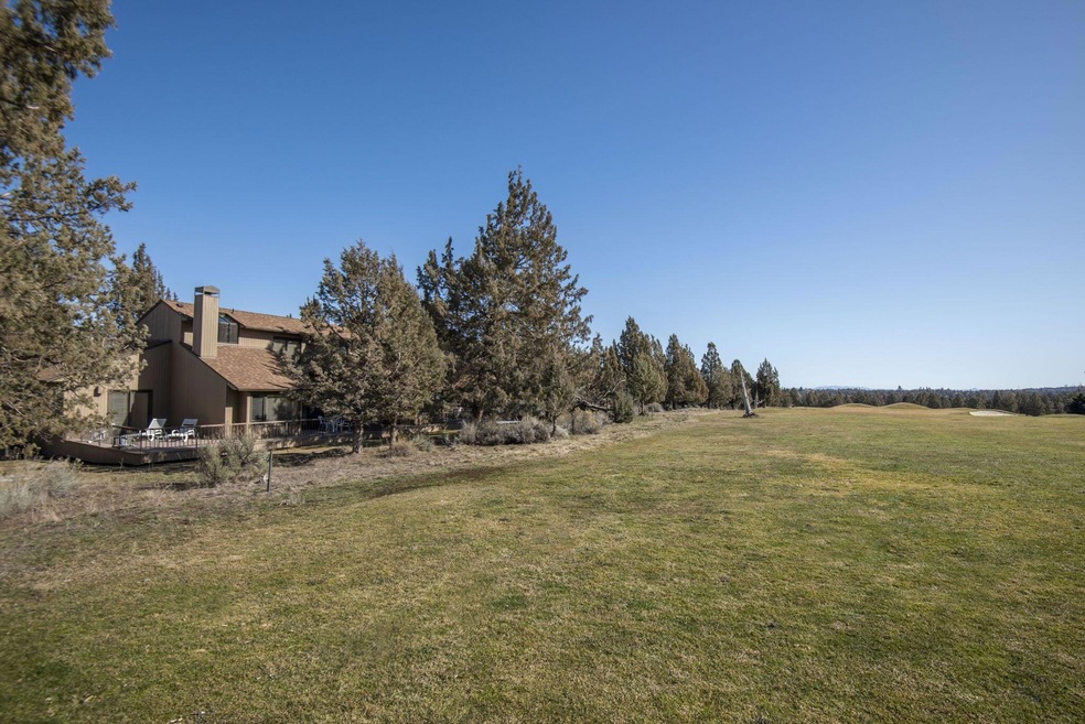 7020 Robin Ct, Redmond, OR 97756 - photo 1