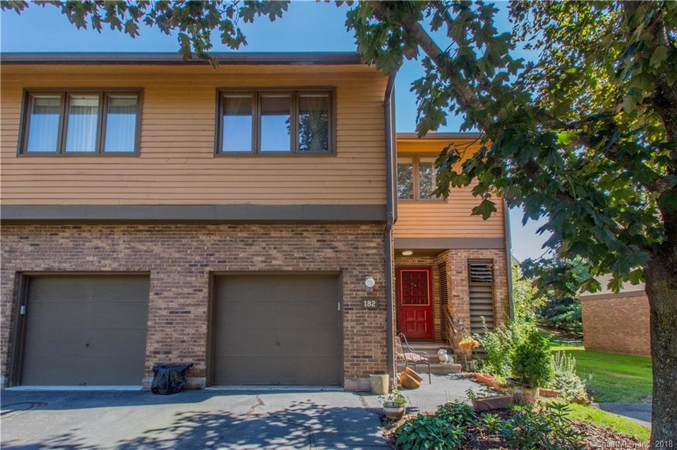 182 Hunters Ln unit 182, Newington, CT 06111 - photo 1