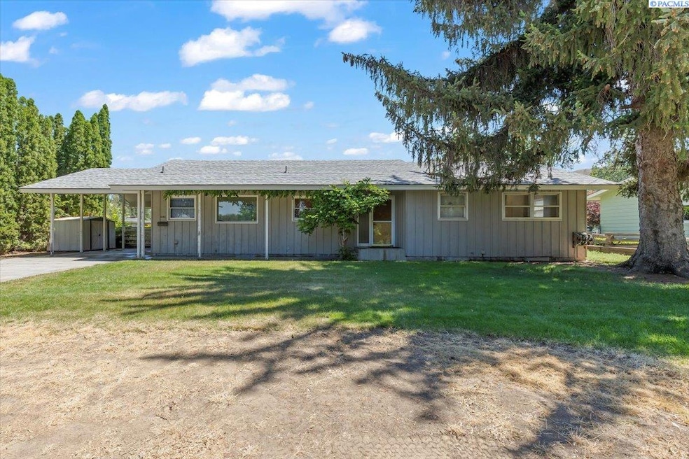 1020 Elm St, Prosser, WA 99350 - photo 1