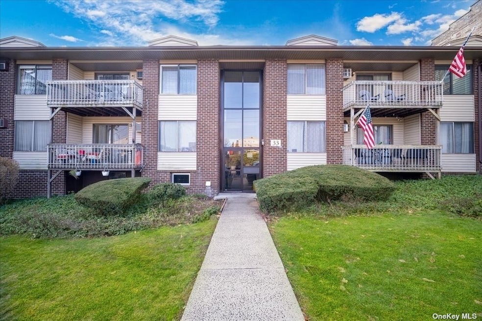 331 Country Club Ln, Pomona, NY 10970 - photo 1