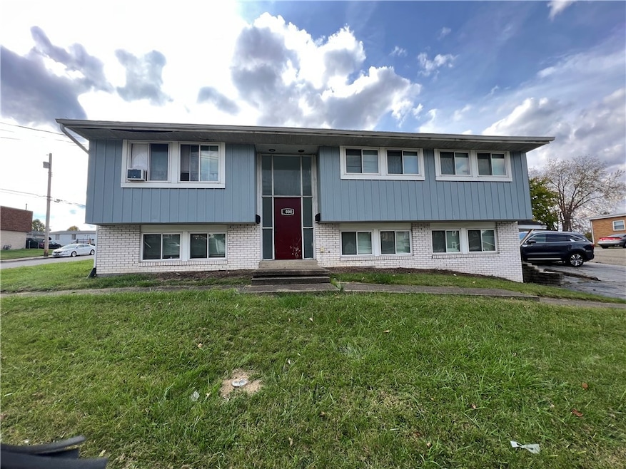 2000 Mcminn St unit 2, Aliquippa, PA 15001 - photo 1