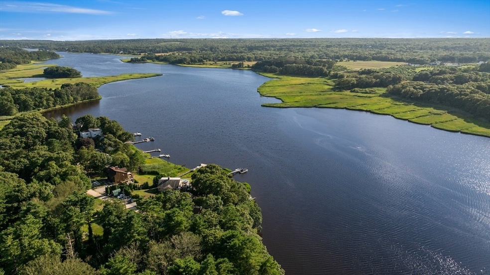 139 Donovans Ln, Westport, MA 02790 - photo 1