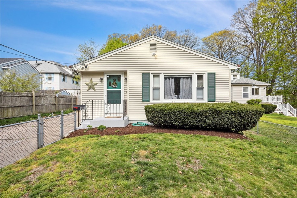 74 Henry St Woonsocket
