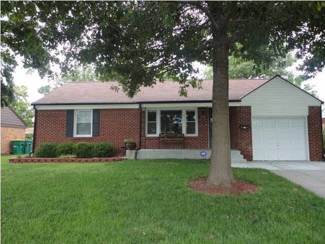 View of front of house, 2 bed, 2 bath, 1 car garag