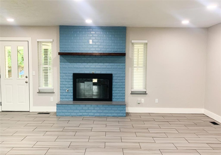 7008 N Comanche Ave, Warr Acres, OK 73132 - photo 1