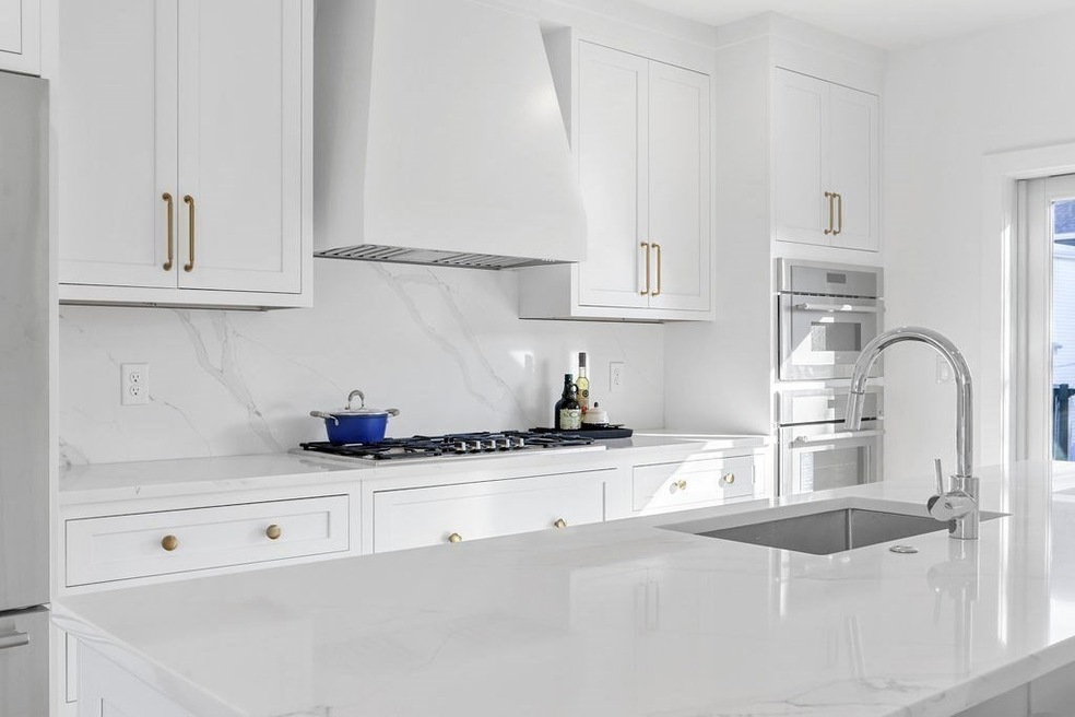 63 Putnam St unit 2, Somerville, MA 02143 - photo 1