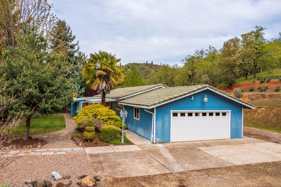 1165 Galls Creek Rd, Gold Hill, OR 97525 - photo 1