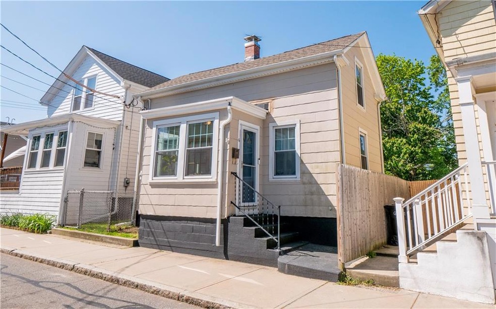 6 Hall Ave, Newport, RI 02840 - photo 1
