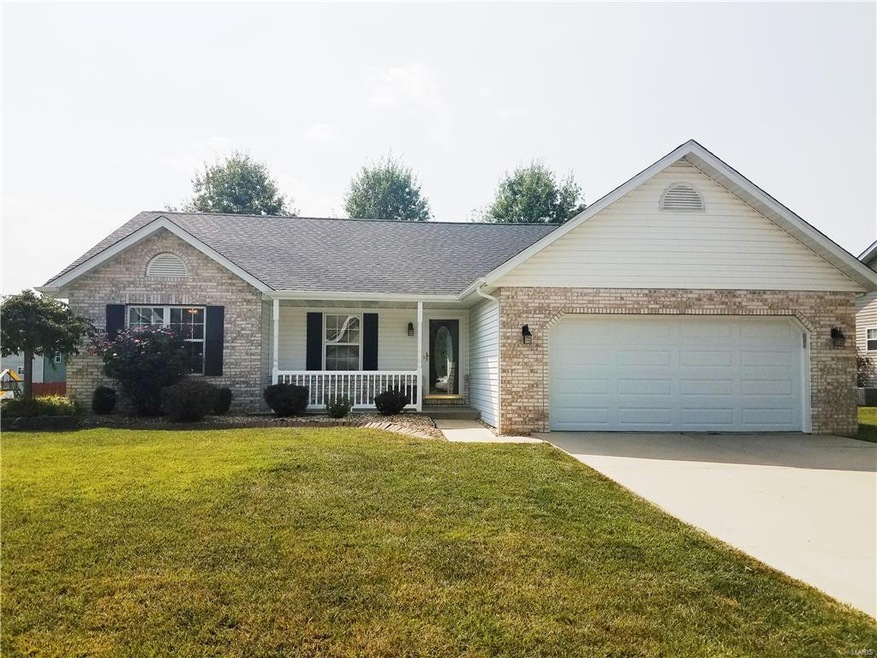 912 Woodland Dr, Maryville, IL 62062 - photo 1