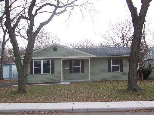 17 Cardinal Ln, Carpentersville, IL 60110 - photo 1