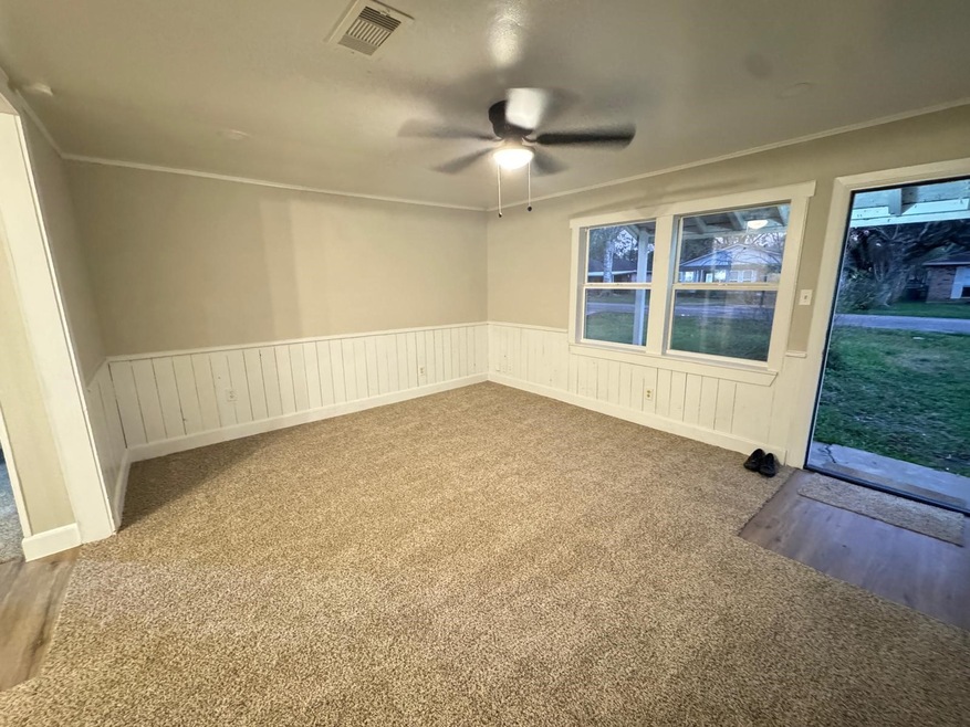 301 E Dumble St, Alvin, TX 77511 - photo 1