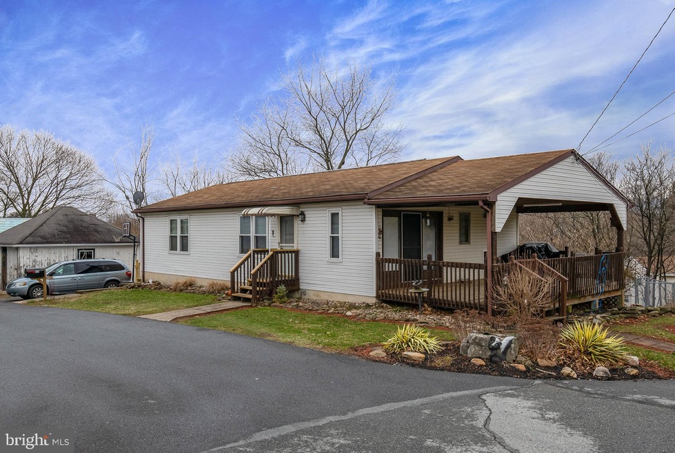 653 Pear Aly, Hamburg, PA 19526 - photo 1