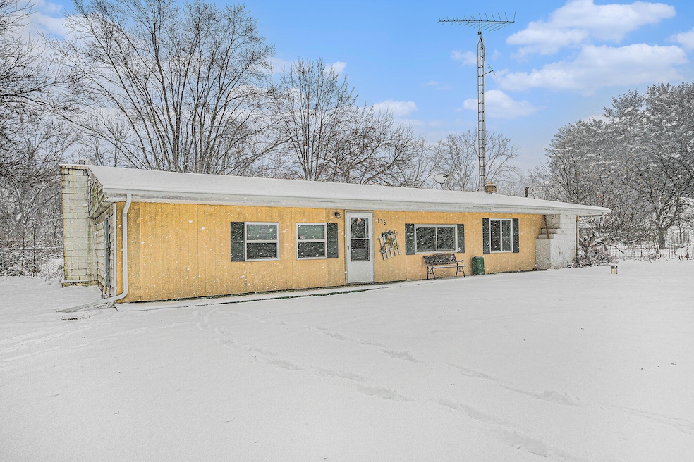 135 Green Gable Rd, Niles, MI 49120 - photo 1