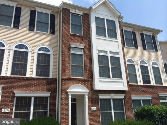 42596 Pine Forest Dr, Chantilly, VA 20152 - photo 1