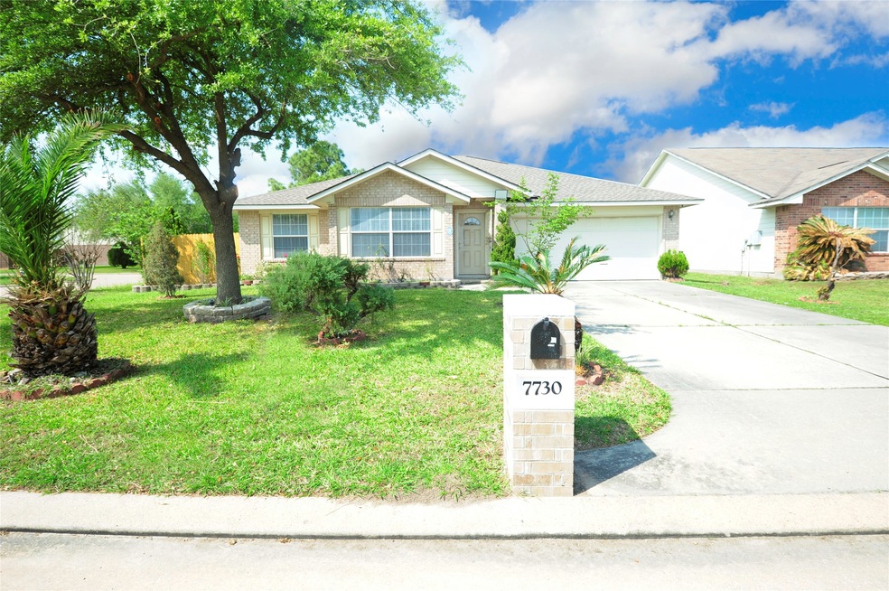 7730 Valley Elm Ln, Houston, TX 77040 - photo 1