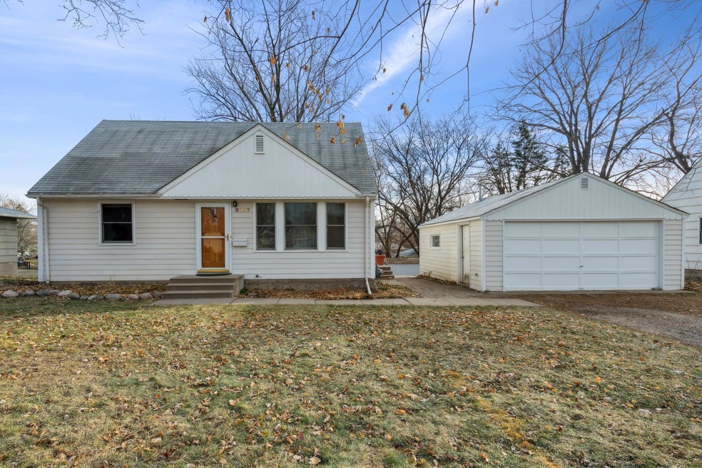 8727 Dupont Ave S, Bloomington, MN 55420 - photo 1