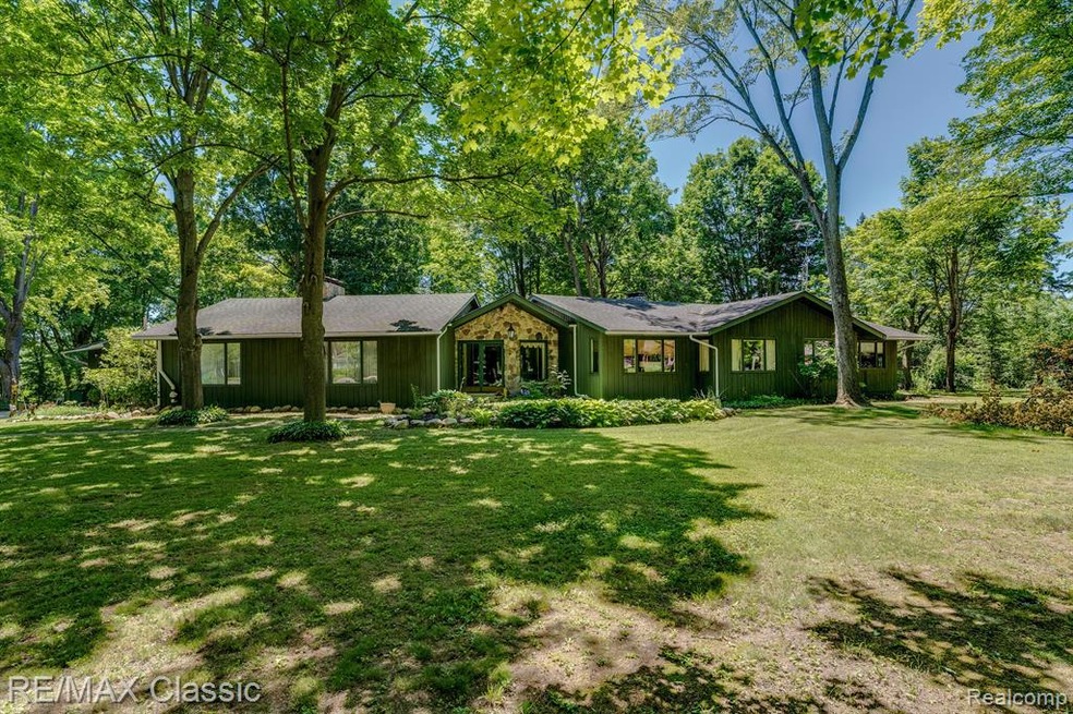 5566 Sugar Bush Ln, Flint, MI 48532 - photo 1