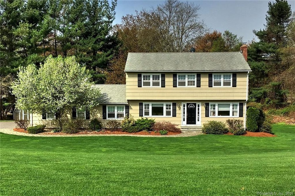 462 Clearbrook Rd, Orange, CT 06477 - photo 1