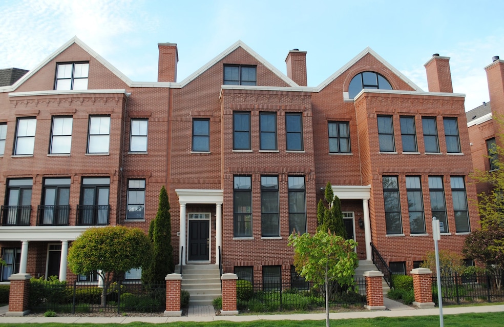 1891 Admiral Ct unit 79, Glenview, IL 60026 - photo 1