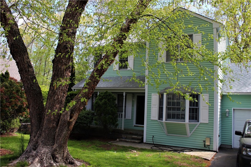 21 Beaver Creek Ct, Cranston, RI 02921 - photo 1