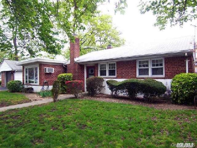 1 Helen Ct, Valley Stream, NY 11581 - photo 1