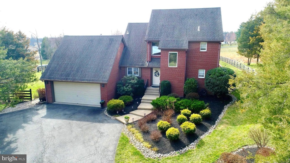 19990 Gleedsville Rd, Leesburg, VA 20175 - photo 1