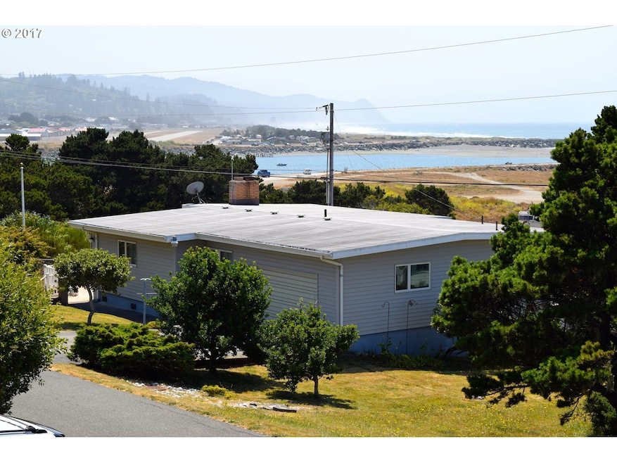 94040 Doyle Point Rd, Gold Beach, OR 97444 - photo 1