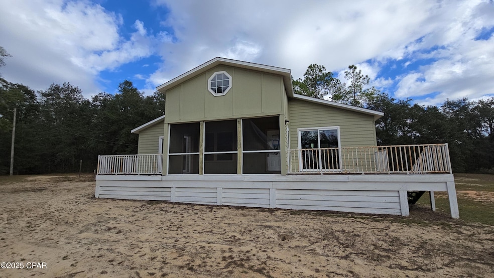 632 Carver Cir, Alford, FL 32420 - photo 1