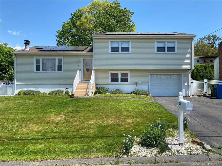 38 Greenview Dr, Waterbury, CT 06708 - photo 1