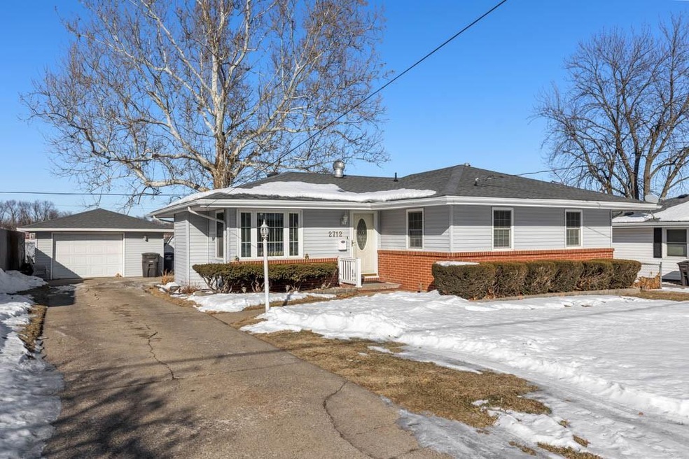 2712 E Tiffin Ave, Des Moines, IA 50317 - photo 1