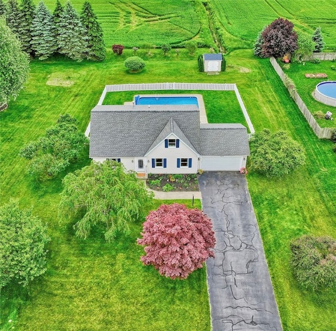 Welcome to 1425 Fieldcrest Dr!