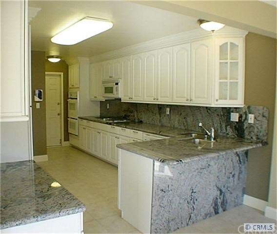 Fully remodeled kitchen. Even a work station and b