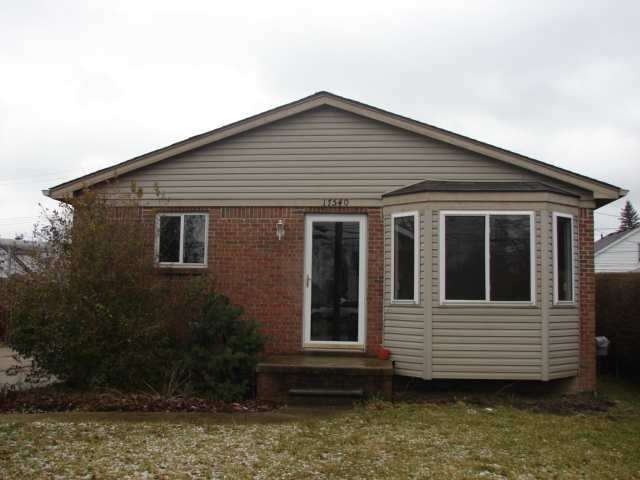 17540 Common Rd, Roseville, MI 48066 - photo 1