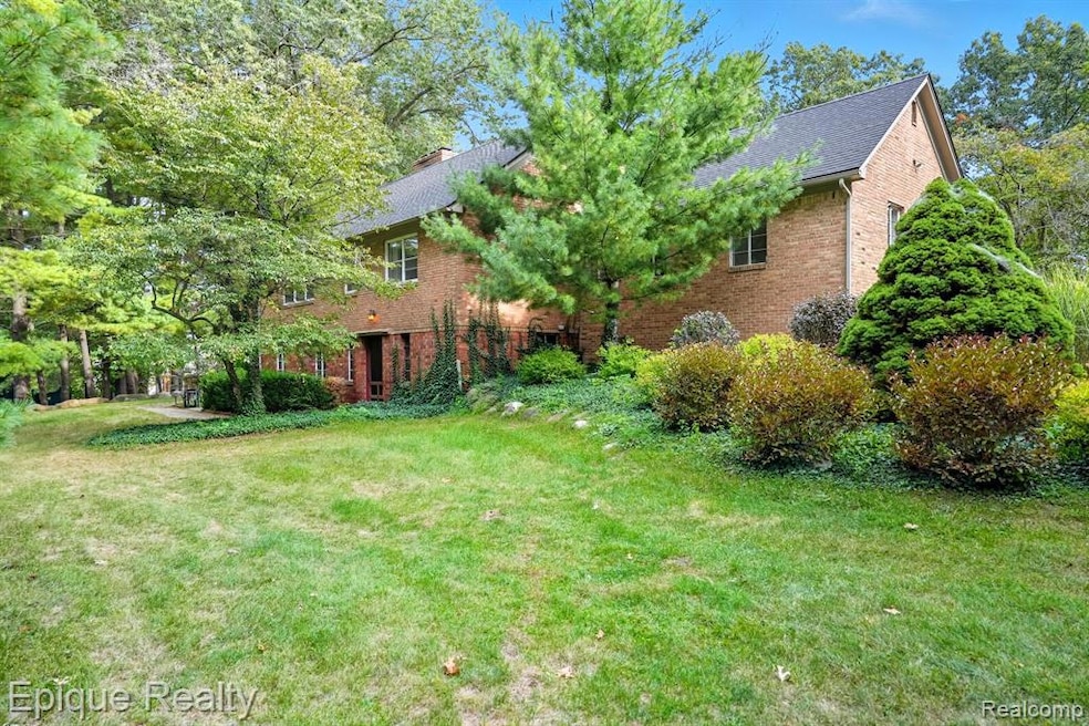 100 Lucy Rd, Howell, MI 48843 - photo 1